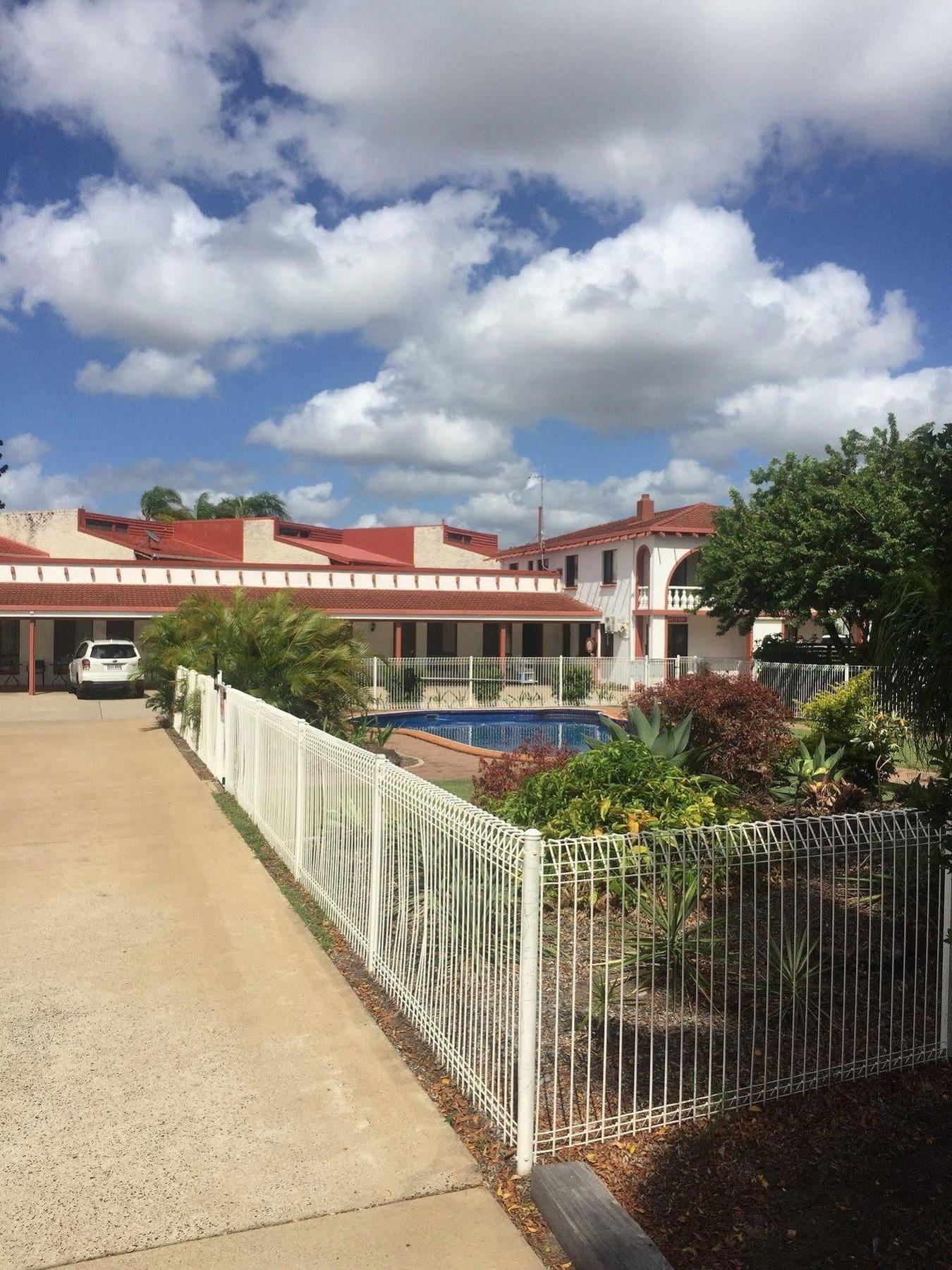 Bundaberg Spanish Motor Inn Exterior photo