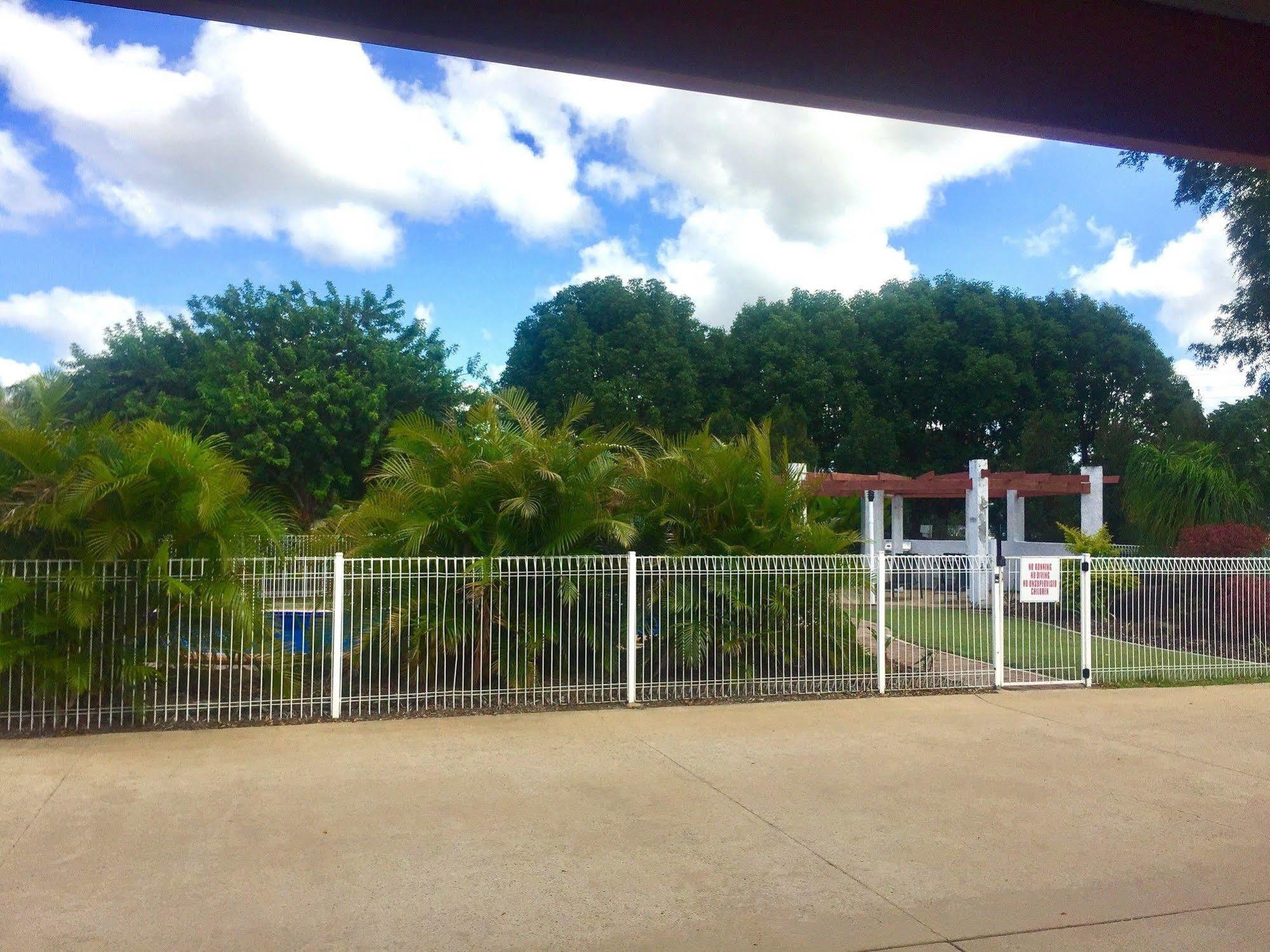 Bundaberg Spanish Motor Inn Exterior photo