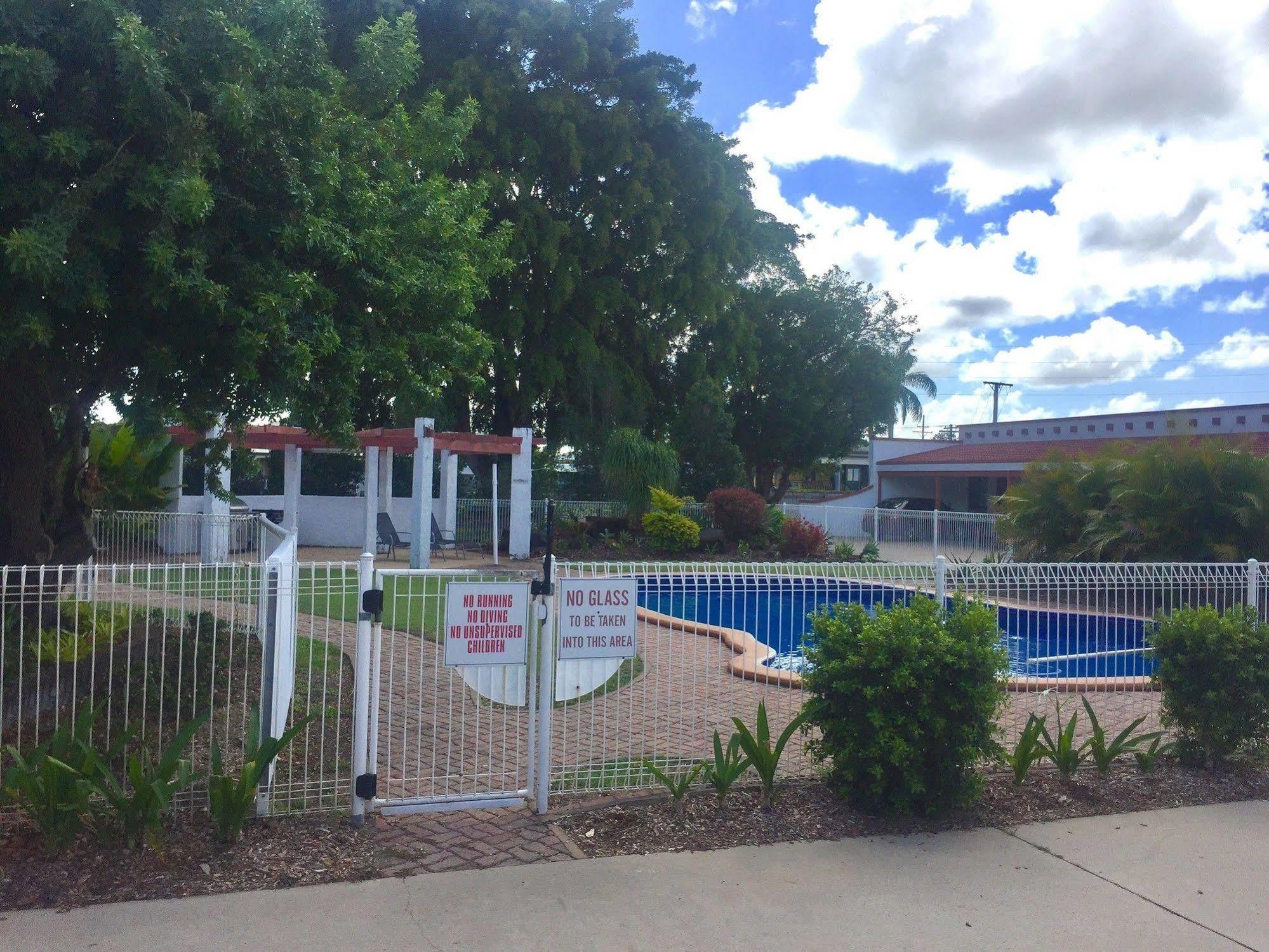 Bundaberg Spanish Motor Inn Exterior photo