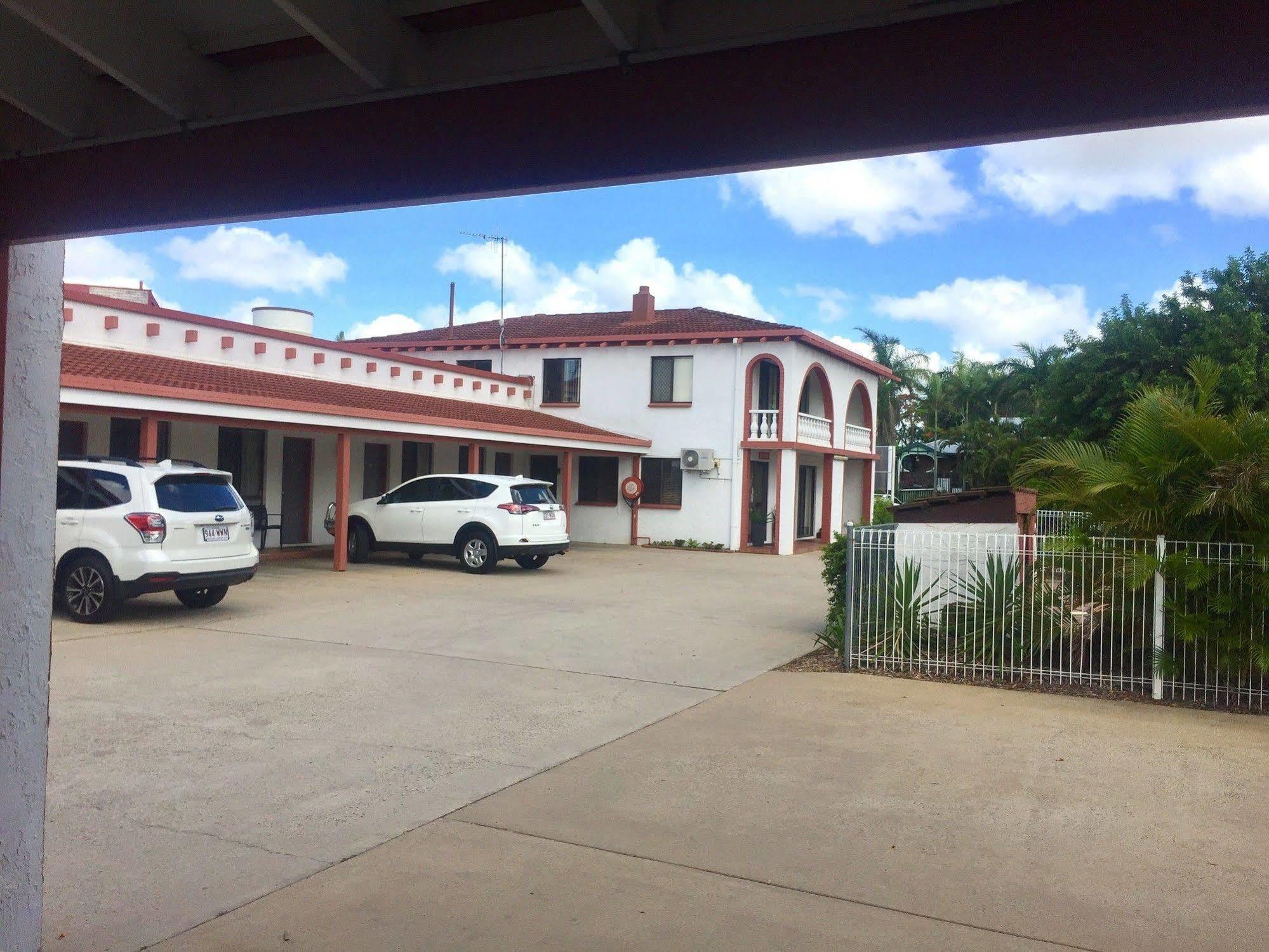 Bundaberg Spanish Motor Inn Exterior photo